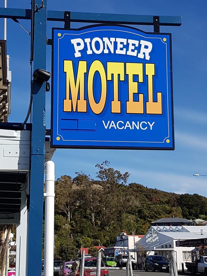 Pioneer Motels Collingwood Exteriör bild